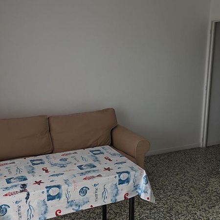 Studio Avec Coin Nuit, 100 M De La Mer Le Lavandou Extérieur photo