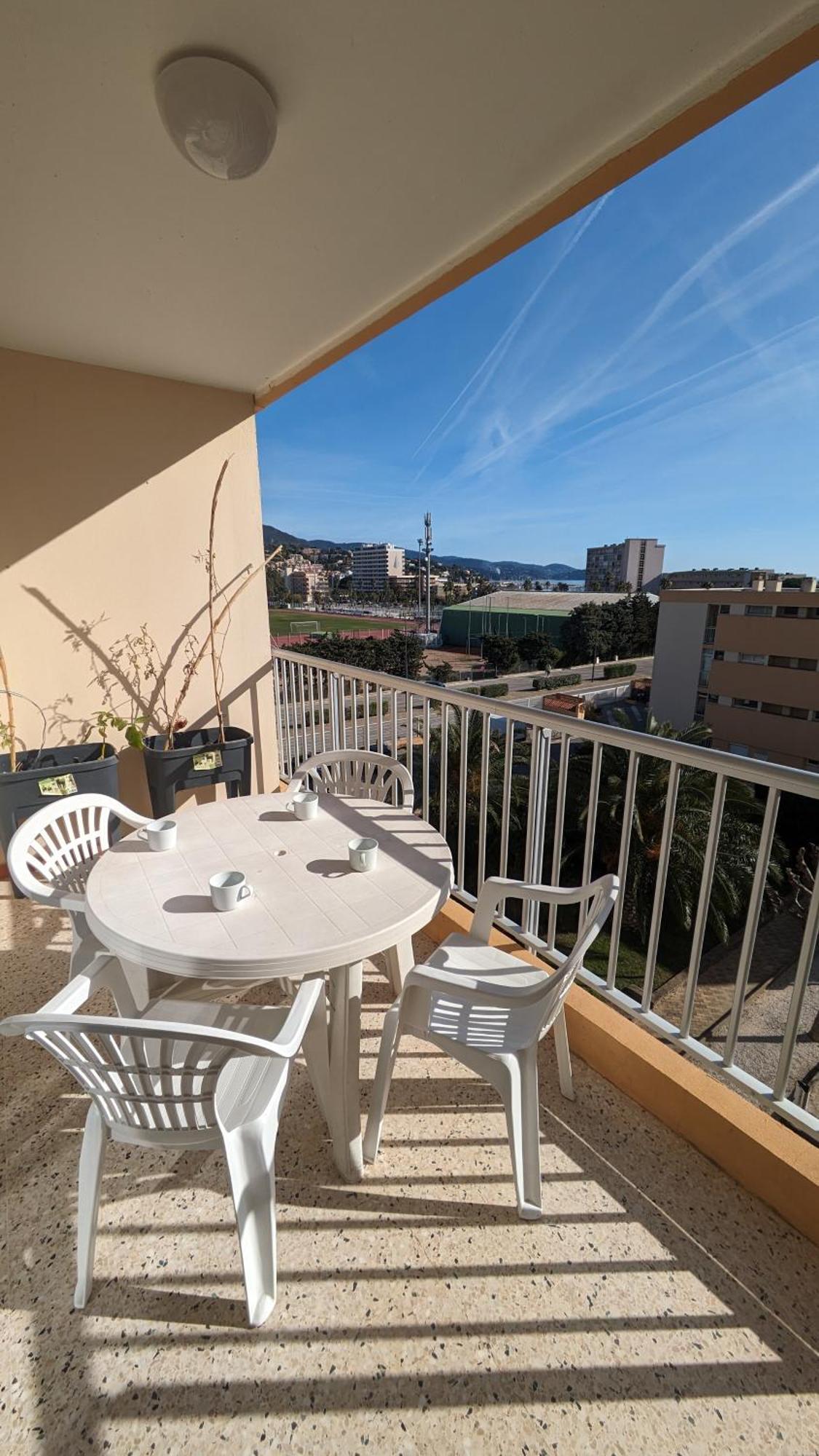 Studio Avec Coin Nuit, 100 M De La Mer Le Lavandou Extérieur photo